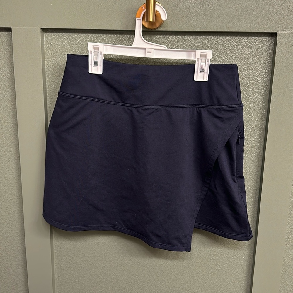 Athleta dark blue tennis skirt